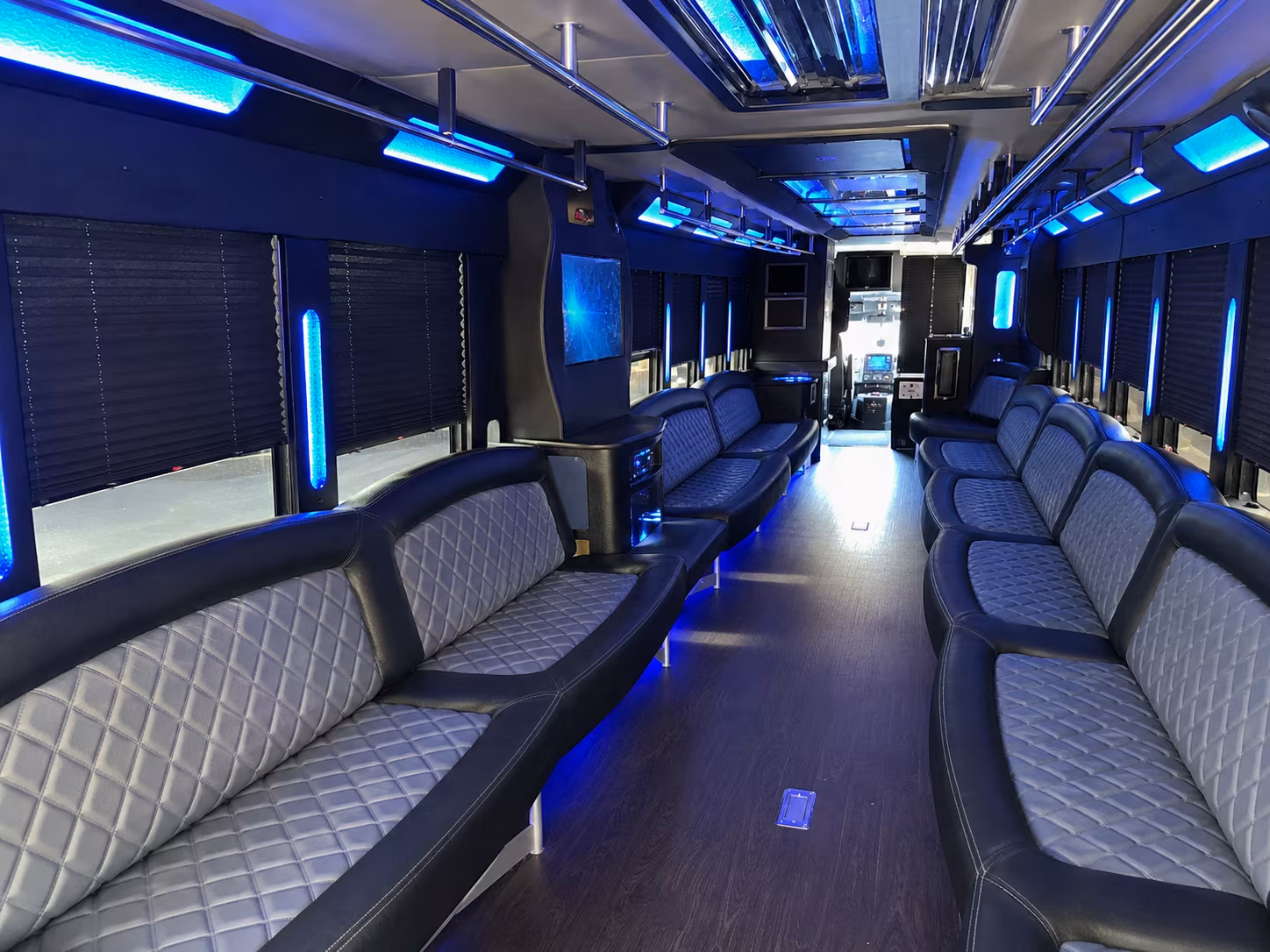 bus rentals for corporate conventions and team events throughout sandy springs