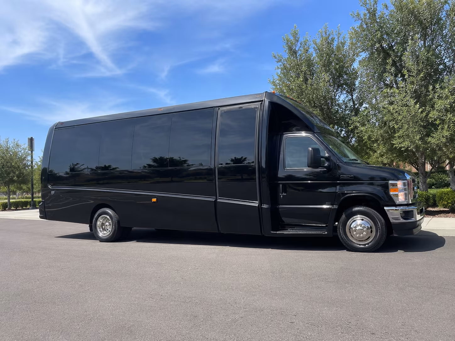 secure transportation for your next convention or trade show 3
